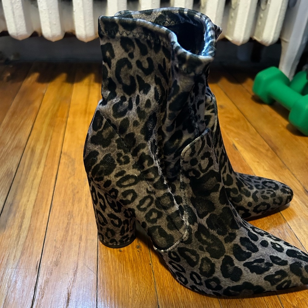 Leopard loose booties